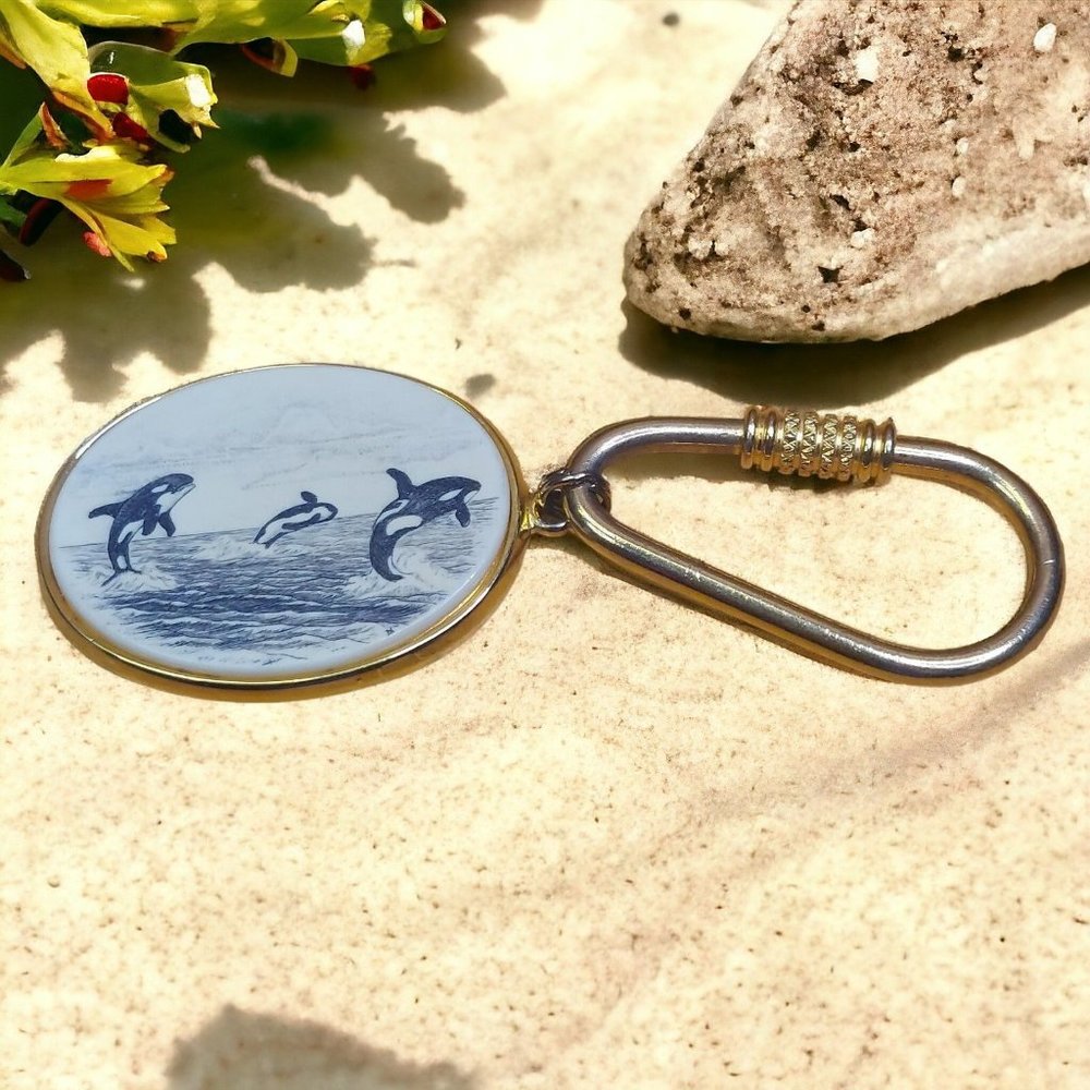 Barlow Vintage Scrimshaw Whales Ocean Collectible Brass Gold Tone Key Chain